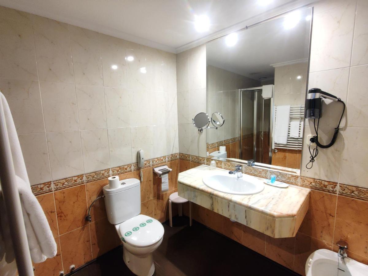 Leonor Miron Hotel