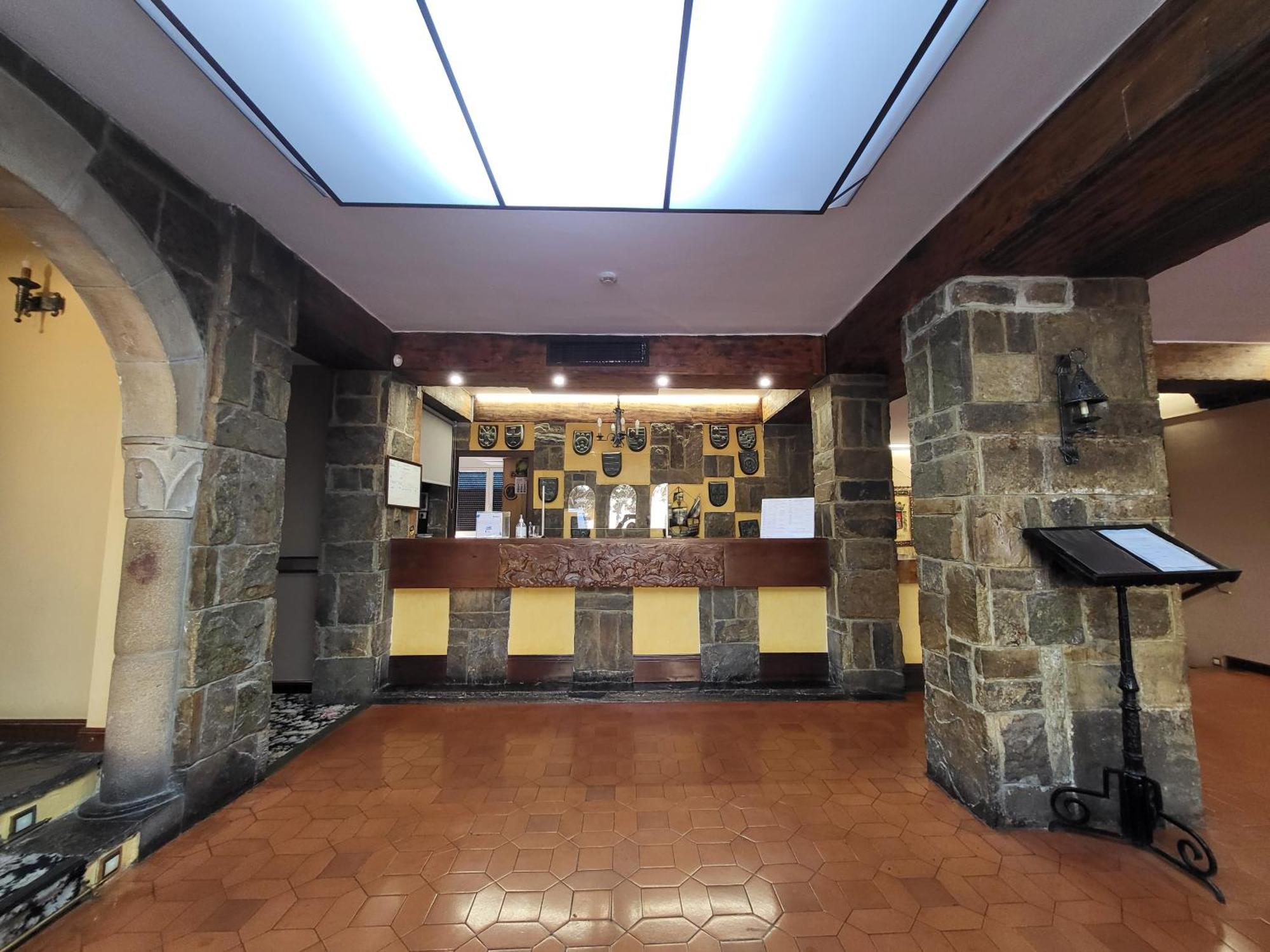 Leonor Miron Hotel