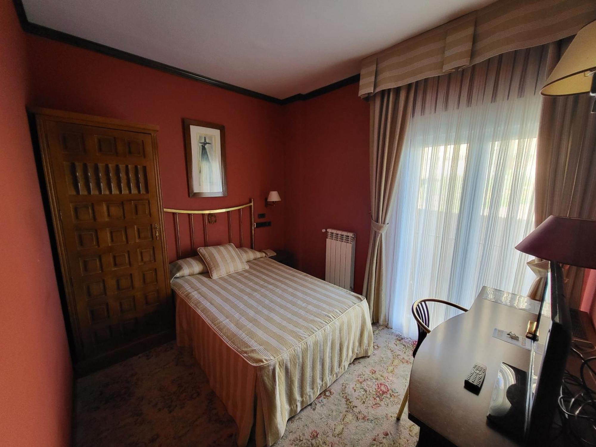 Leonor Miron Hotel Soria