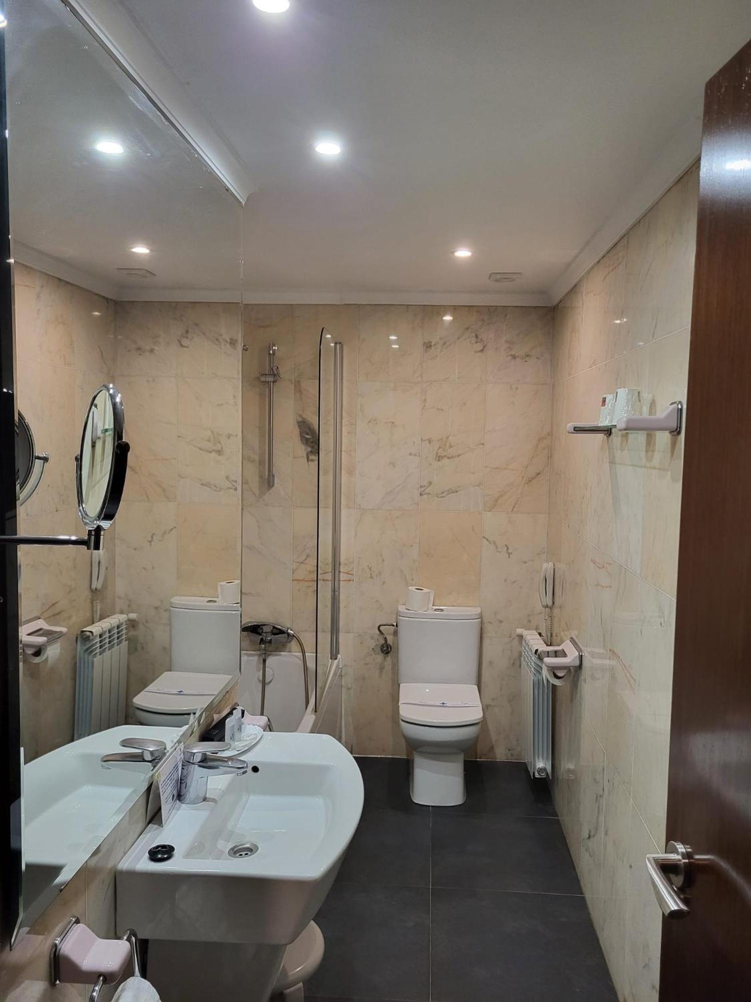 Leonor Miron Hotel 4*