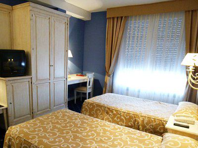 Leonor Miron Hotel